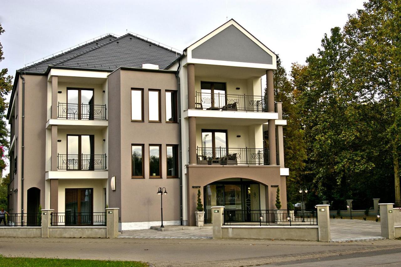 Boutique Hotel Divina Harkány Exterior foto